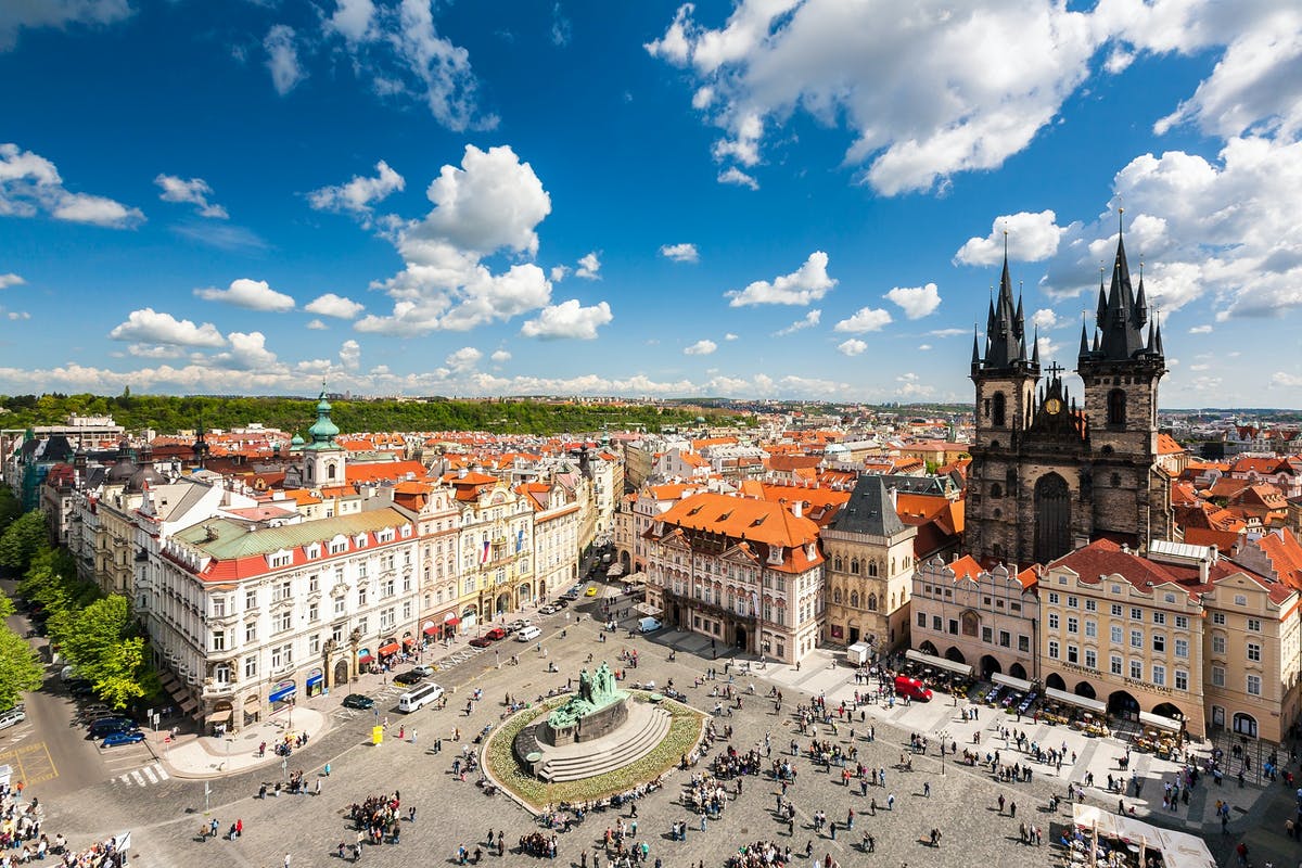 Чехия возобновляет выдачу виз